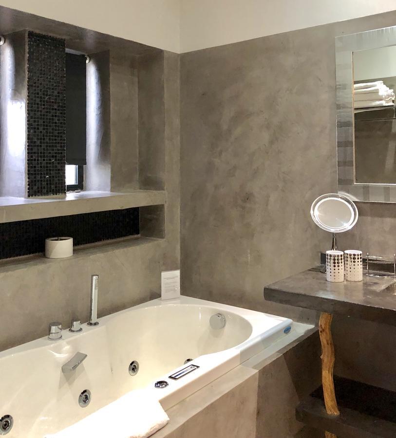 Le Mas De L'Esperance - Chambres D'Hotes De Prestige Garons Ngoại thất bức ảnh